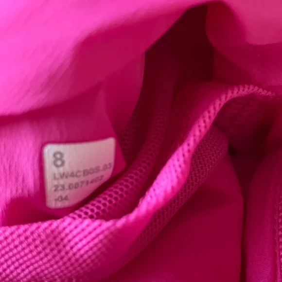 Lululemon Down For It All Vest (Size 8) NWT - Picture 14 of 14